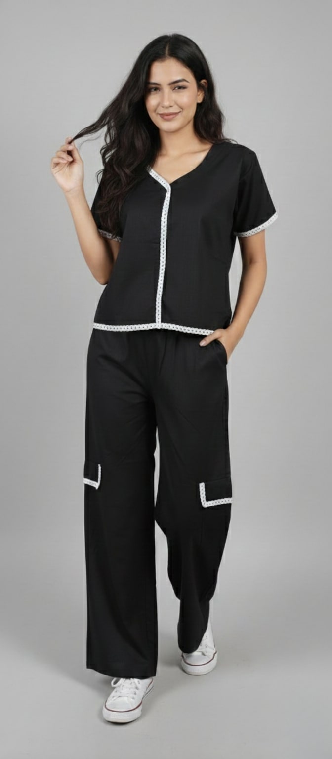 Sweetheart Neck Top With Cargo Pant