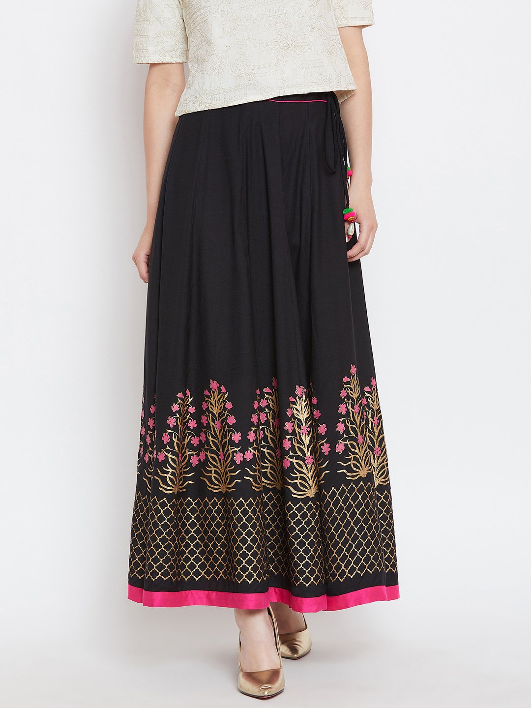 Flower block printed skirt.