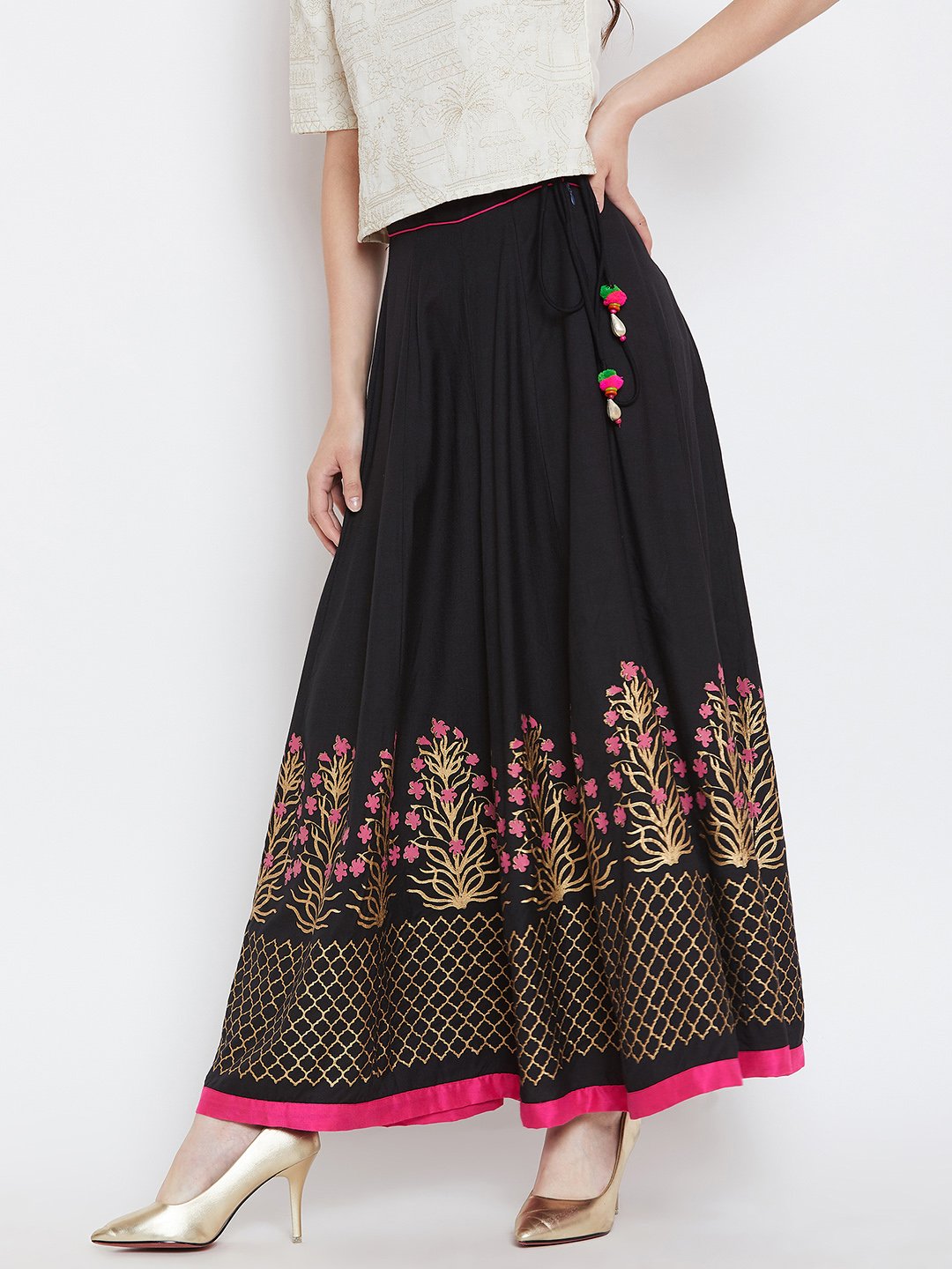 Flower block printed skirt.