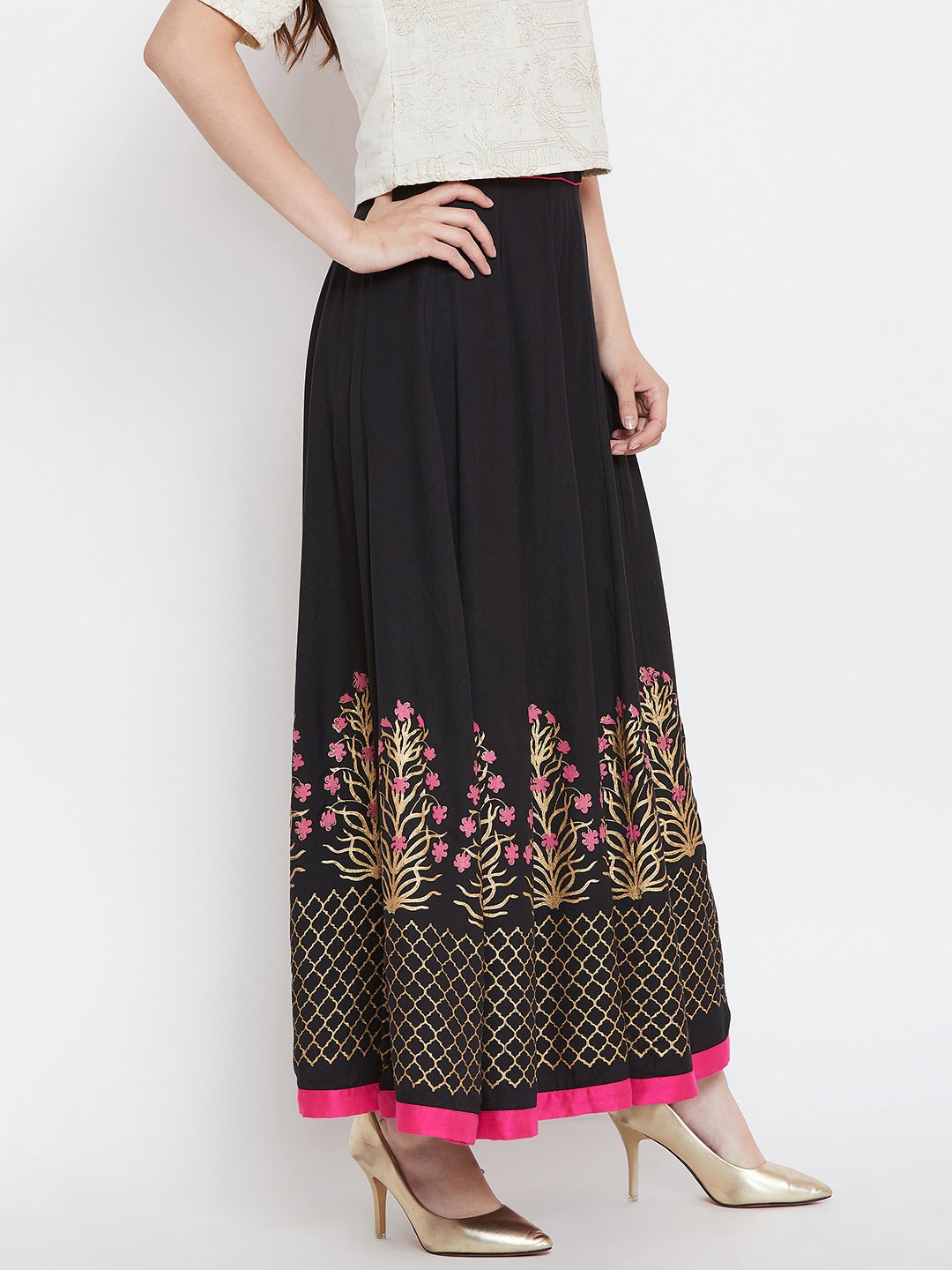 Flower block printed skirt.