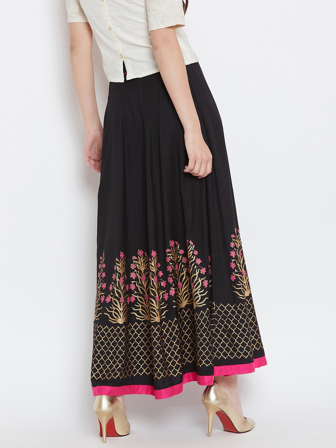 Flower block printed skirt.